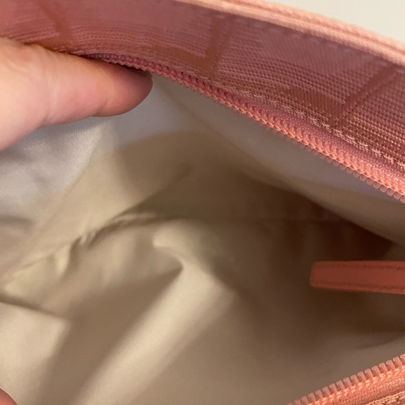 Authentic Chanel pink purse with cc logos - Picture 8 of 16